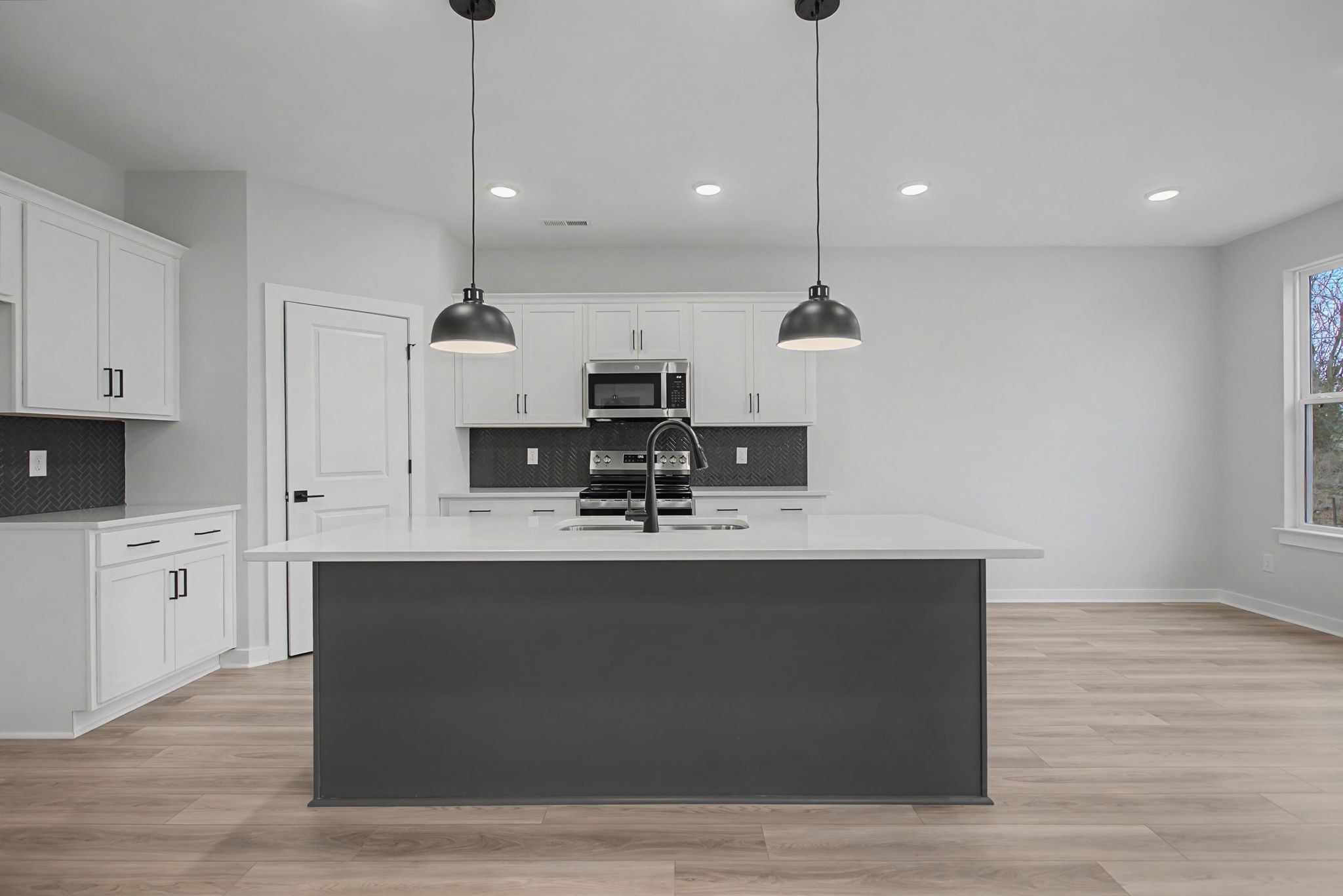 3342 Parmenter Street