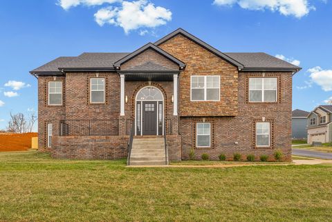 307 Cardinal Creek Clarksville TN 37040