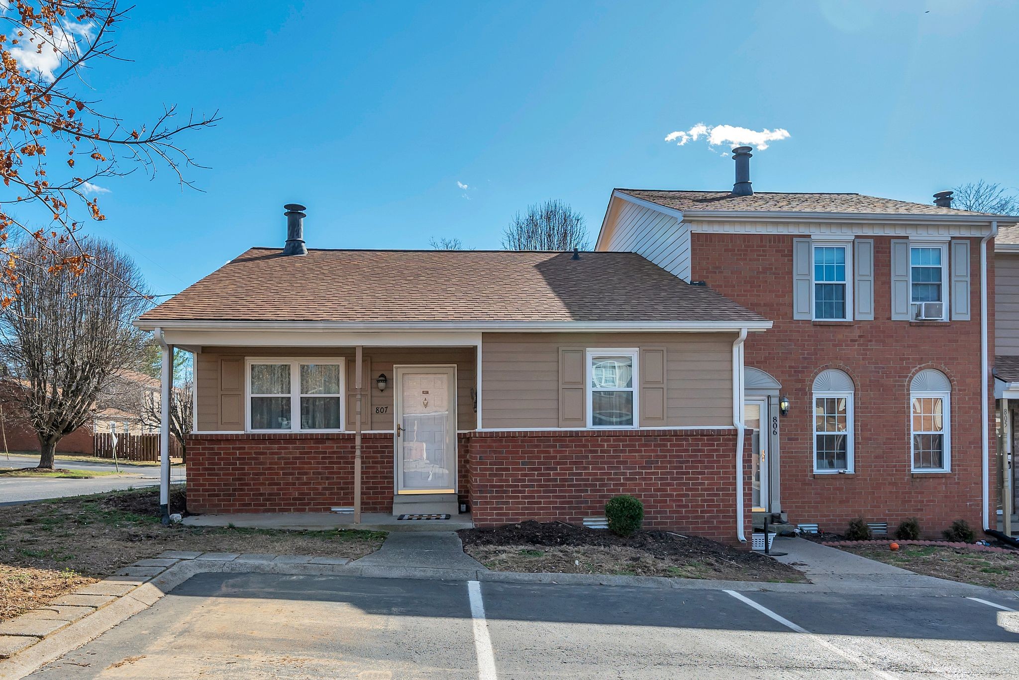 430 Walton Ferry Rd 807