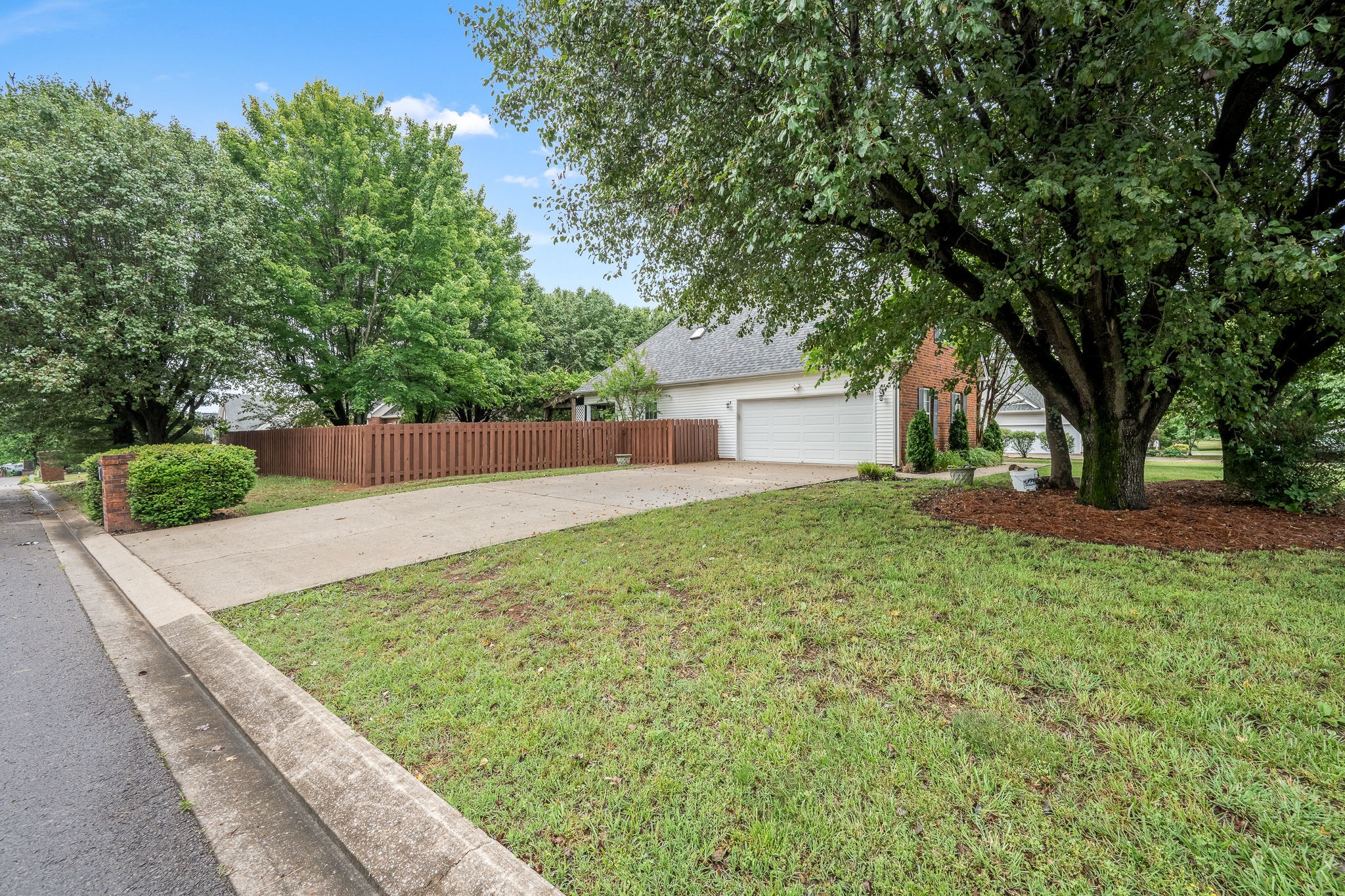 3342 Meadowhill Dr