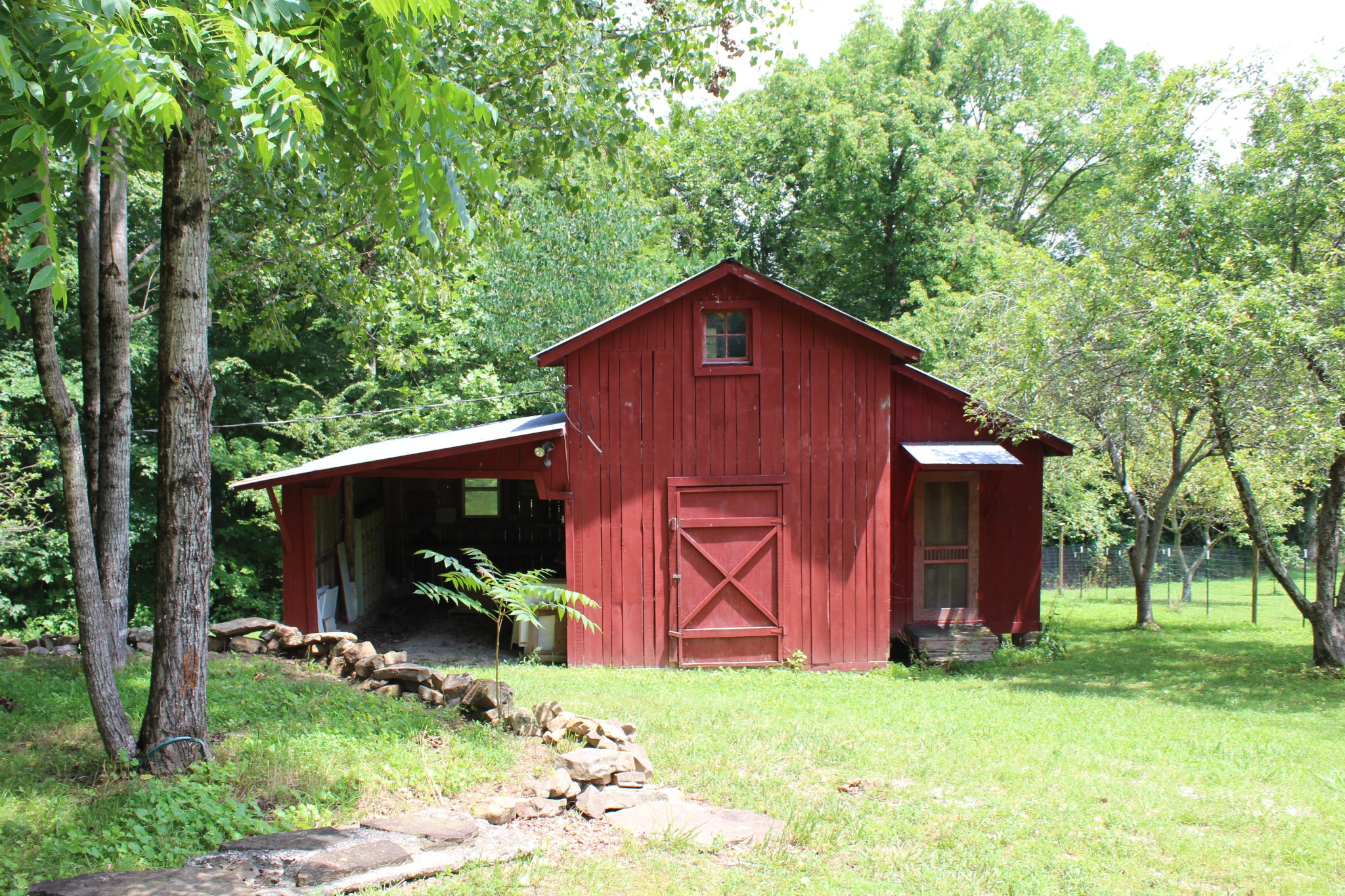 864 Pleasant Shade Ln