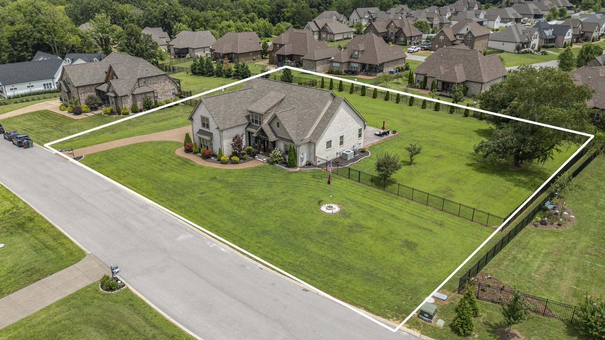 404 Firethorn Trl