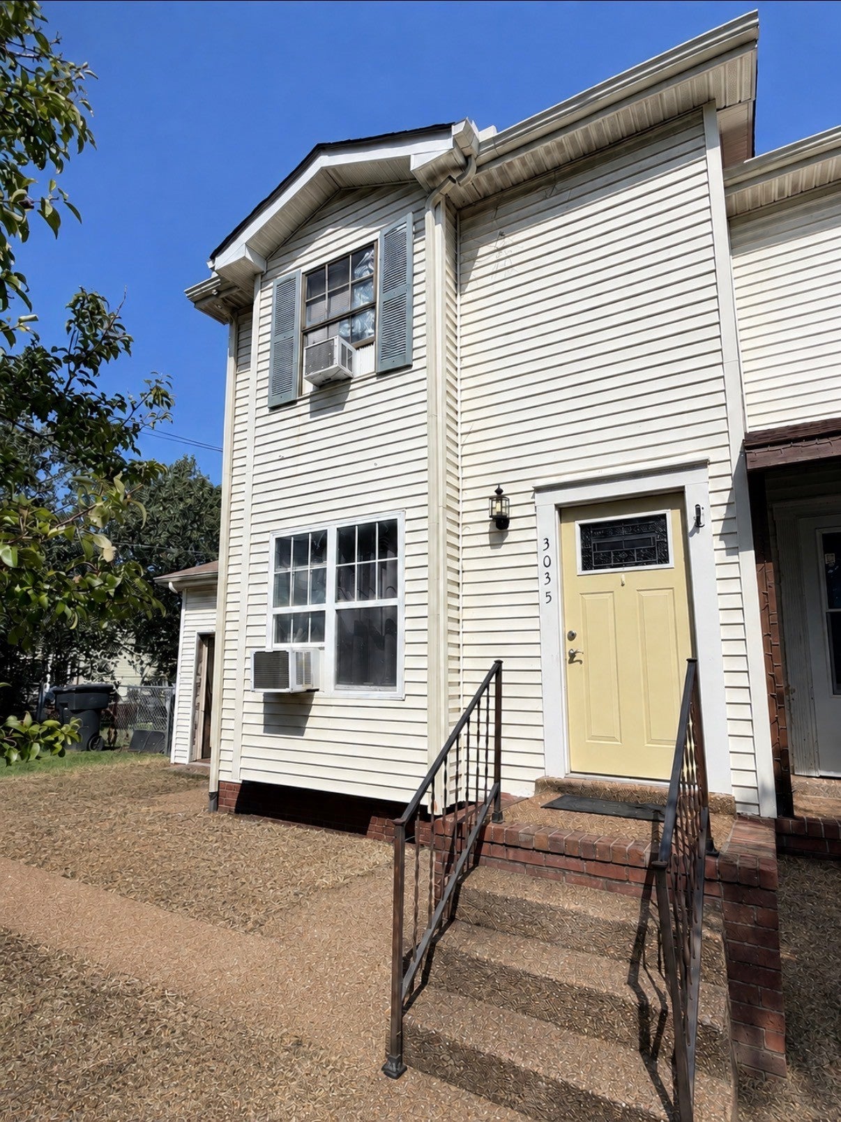 2-bed listing at 3035 Mossdale Dr, Antioch