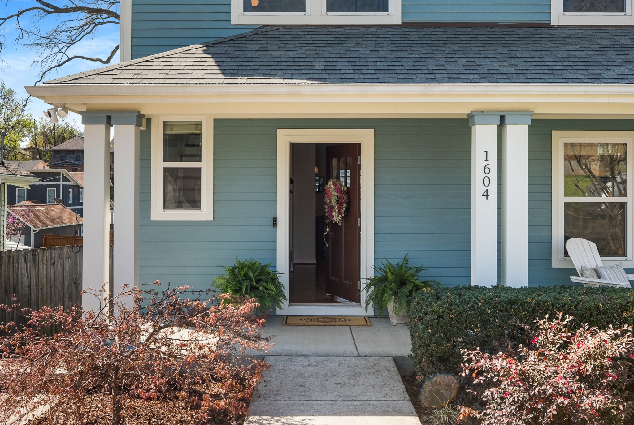 1604 Lillian St