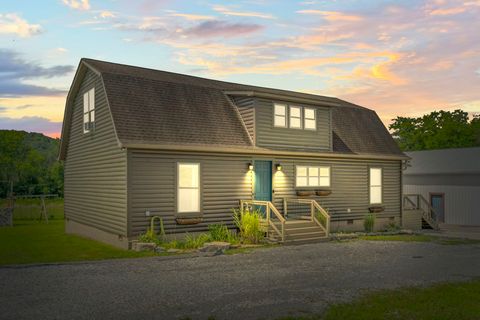 440 Honeysuckle Lane Rd Bethpage TN 37022
