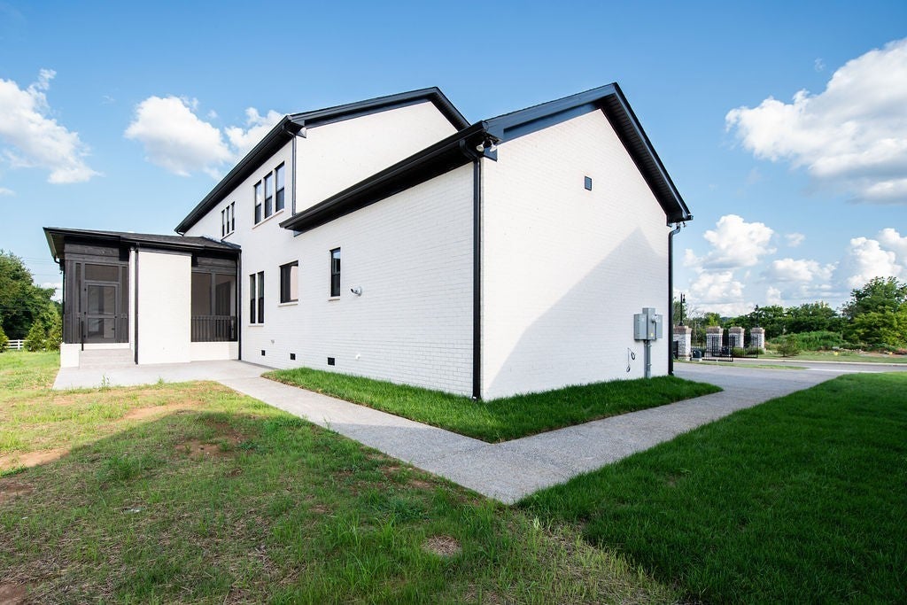 102 Autumn Breeze Dr