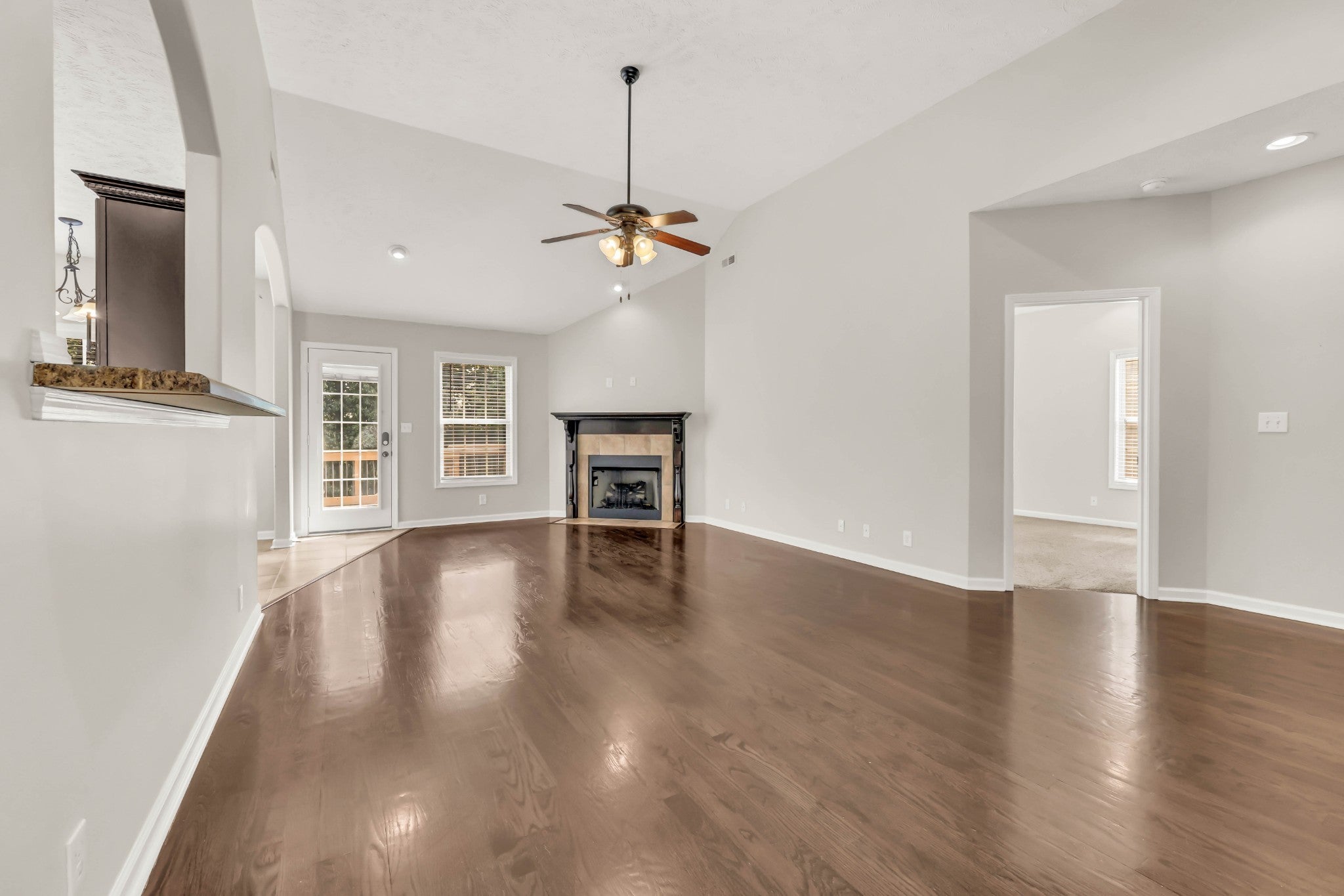1712 Apache Way