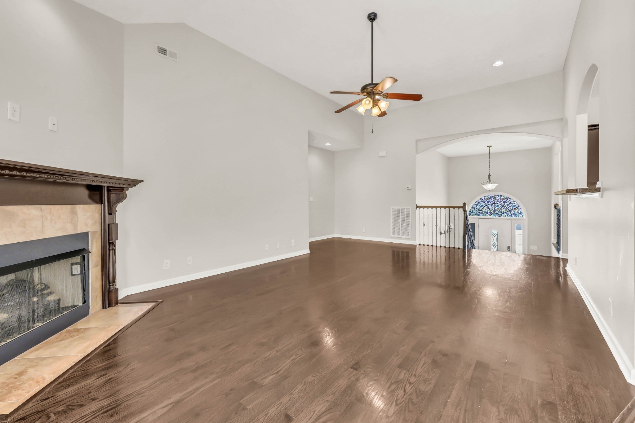 1712 Apache Way