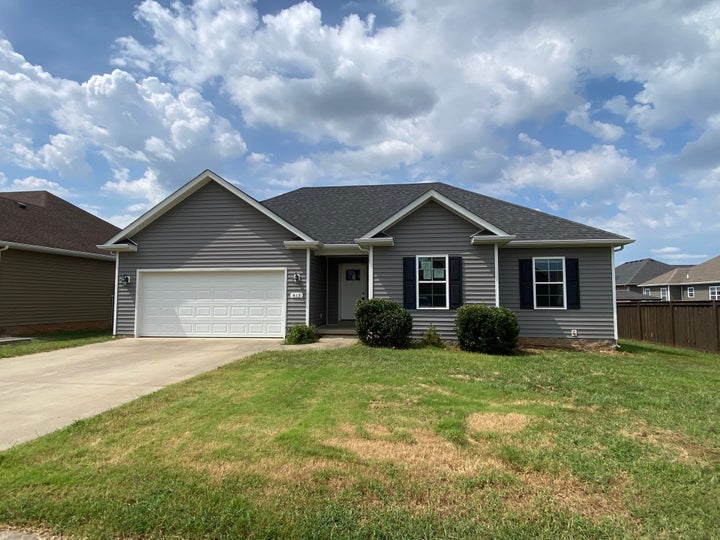 Photo 1 of 13 — 813 Pleasant Meadow Ln, Bowling Green, KY 42101