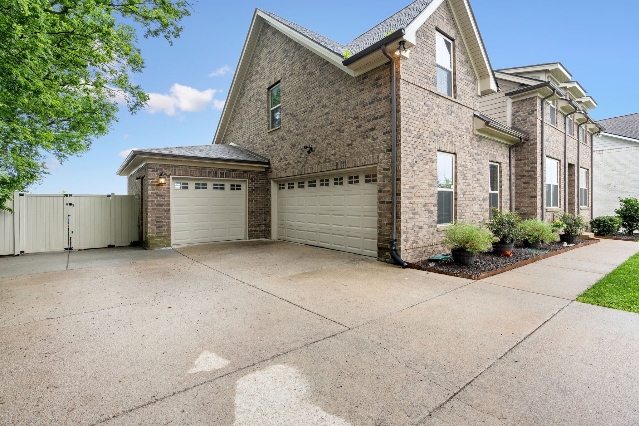 2957 Stewart Campbell Pt