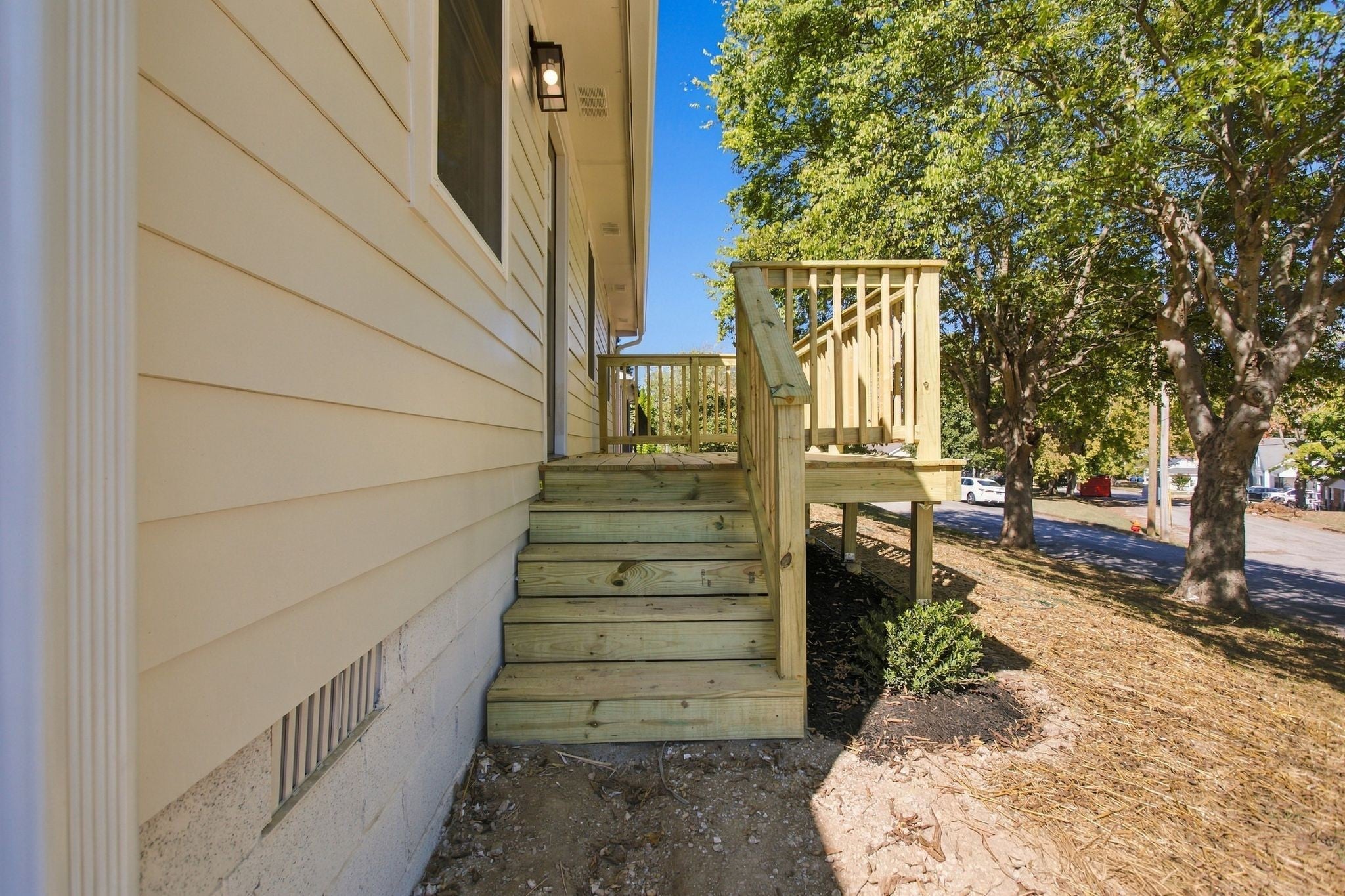 207 Edgewood Ave