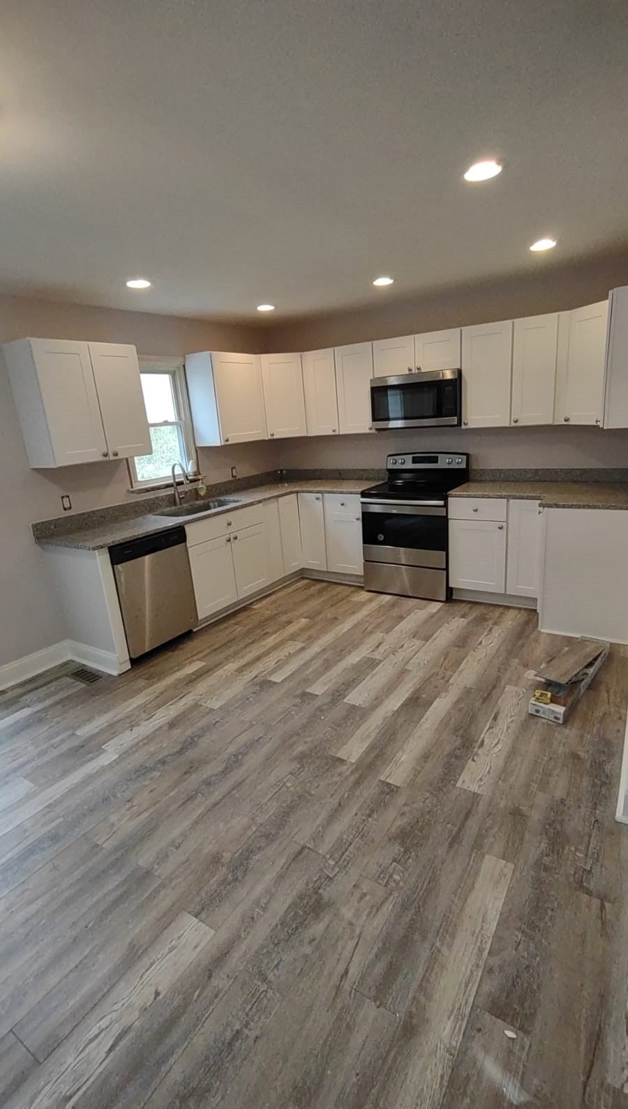 918 Velma Ln