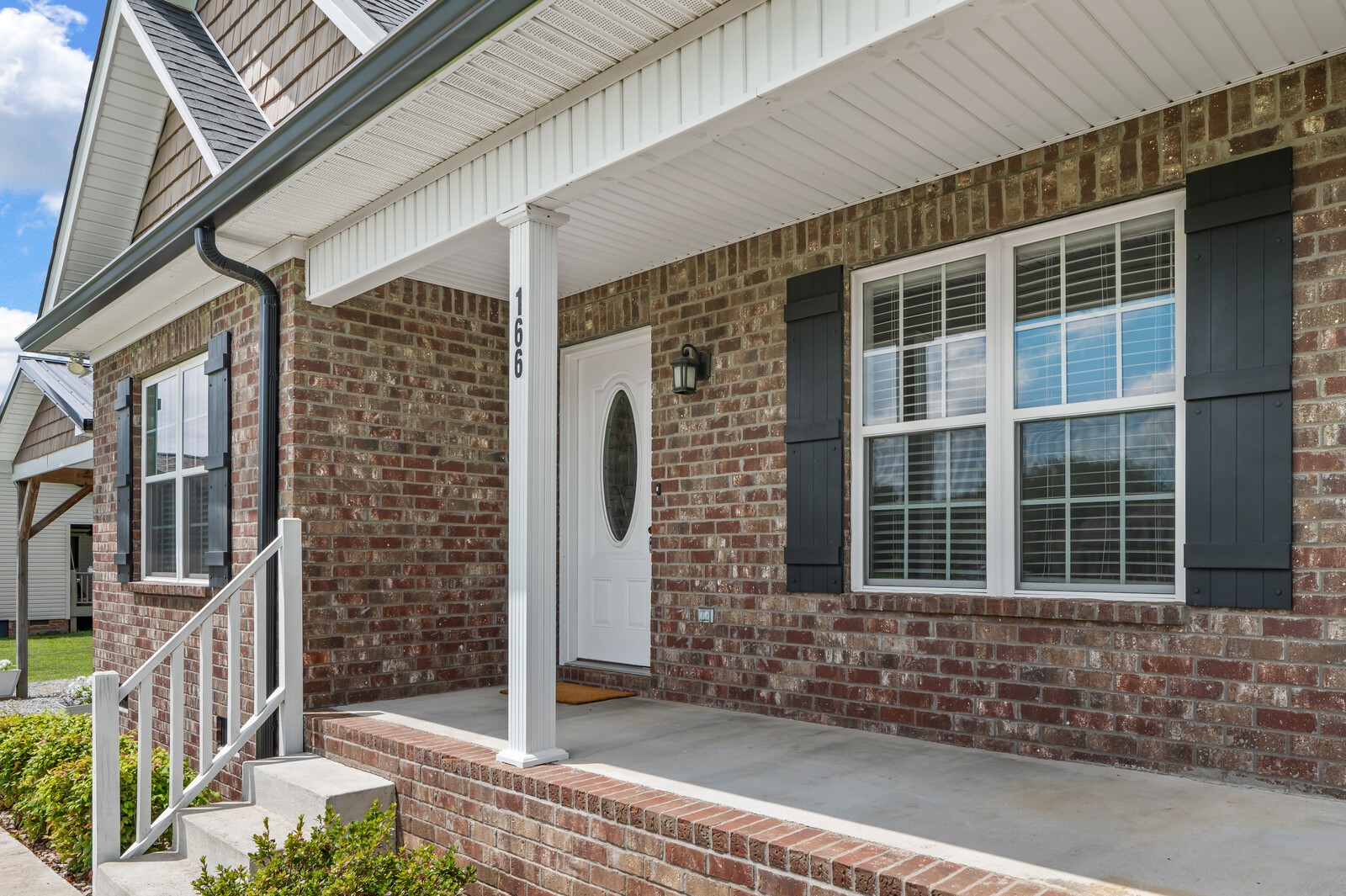 166 Oak Dr