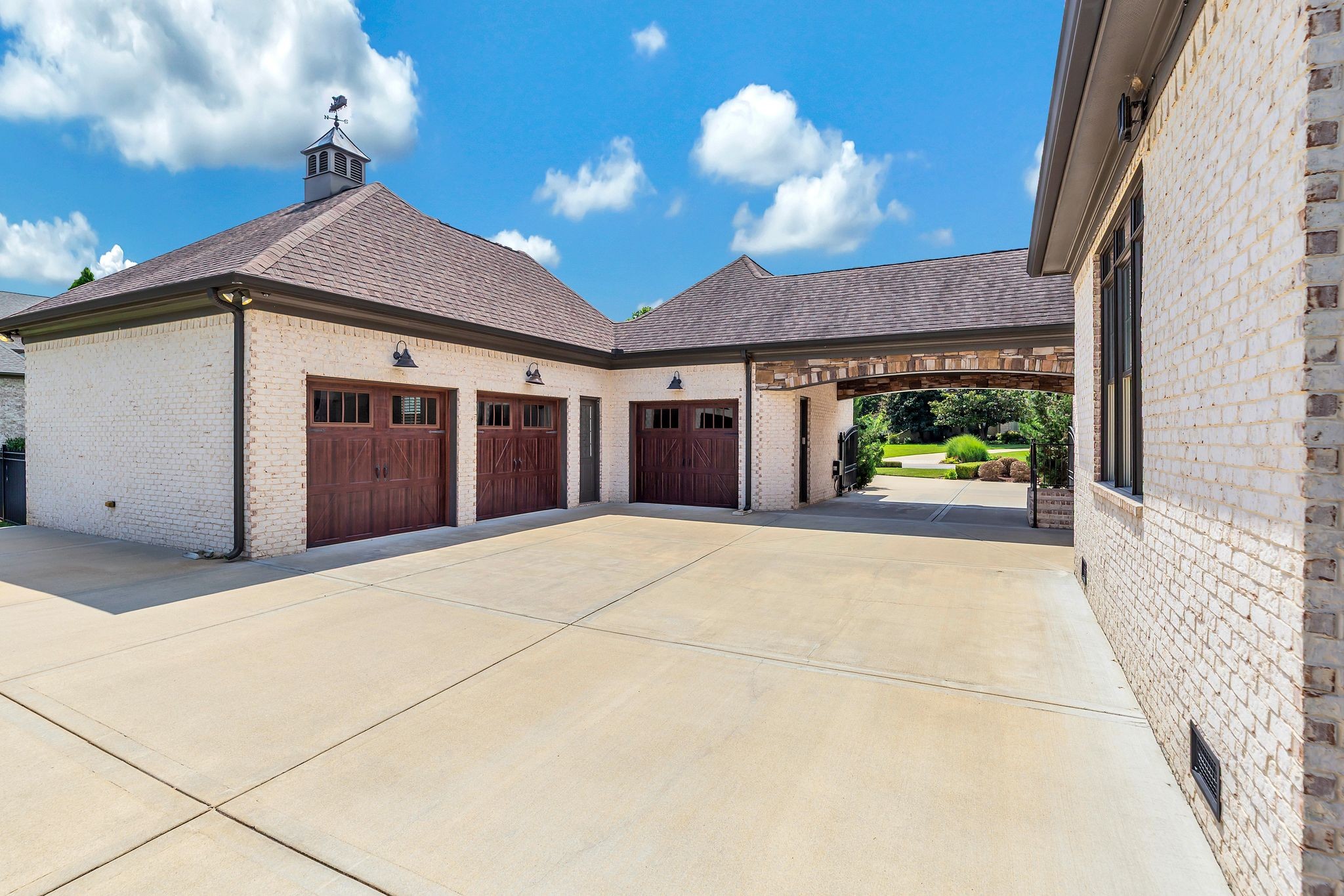 1430 Avellino Cir
