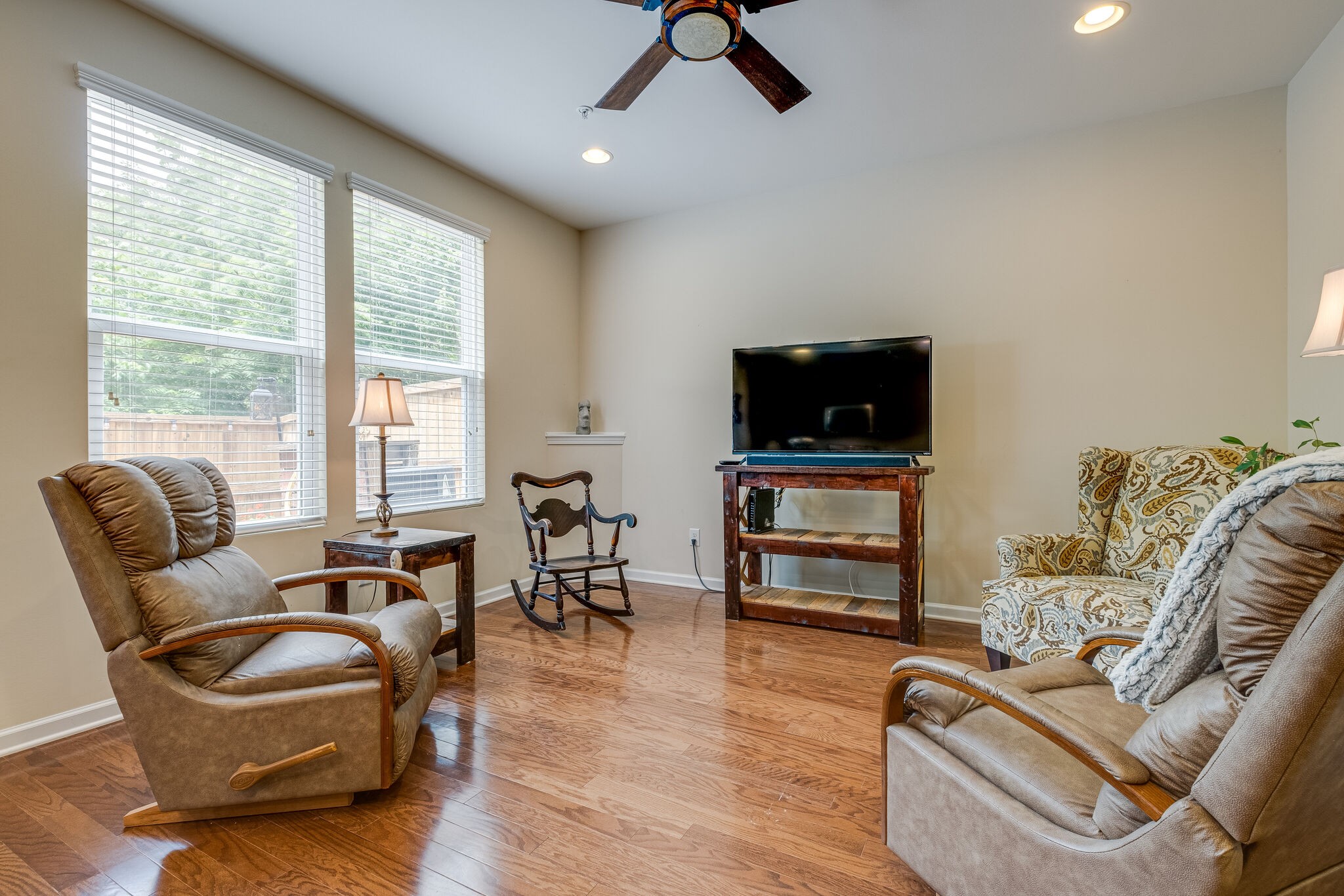 Photo 14 of 35 of 1029 Livingstone Ln townhome
