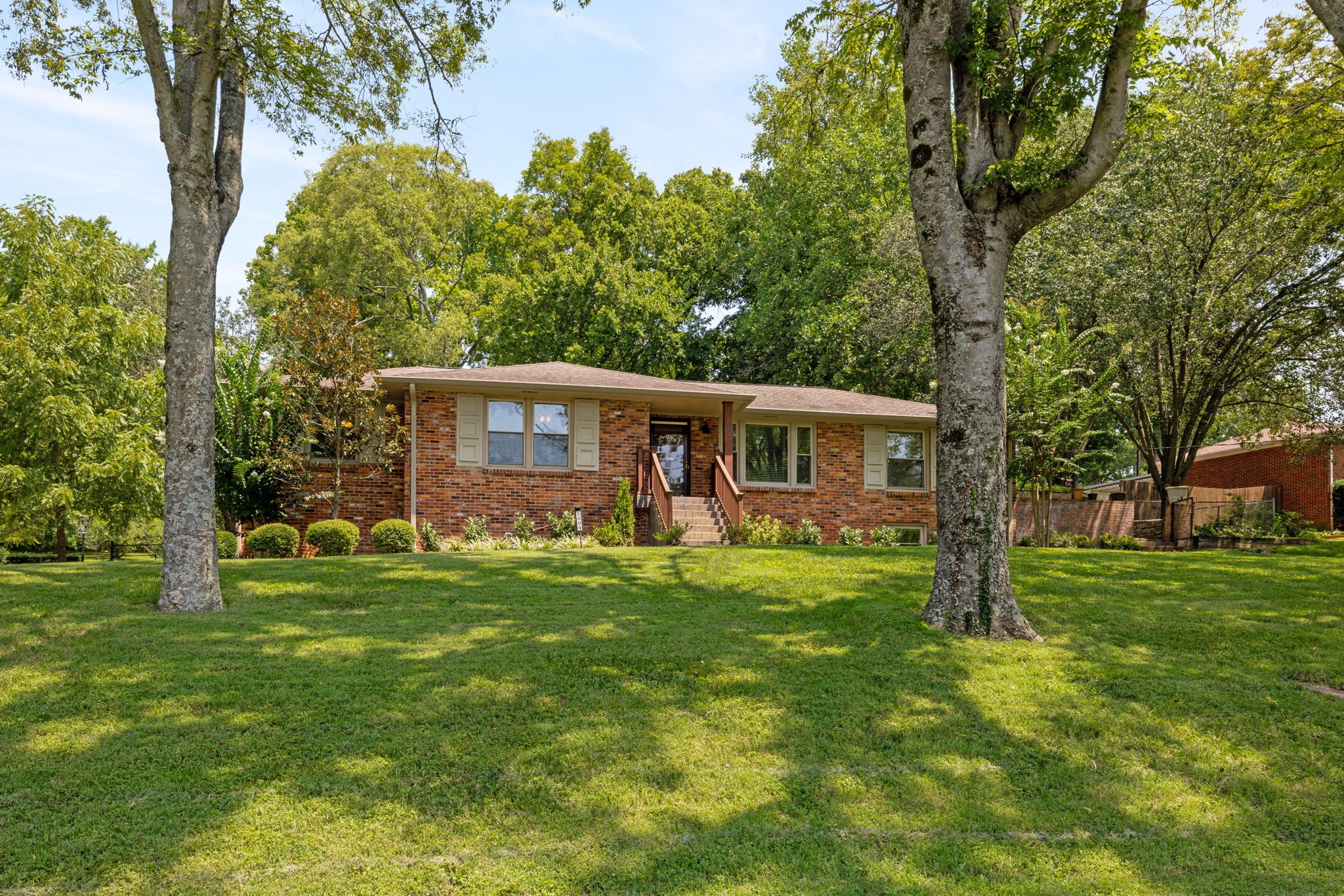View Nashville, TN 37211 house