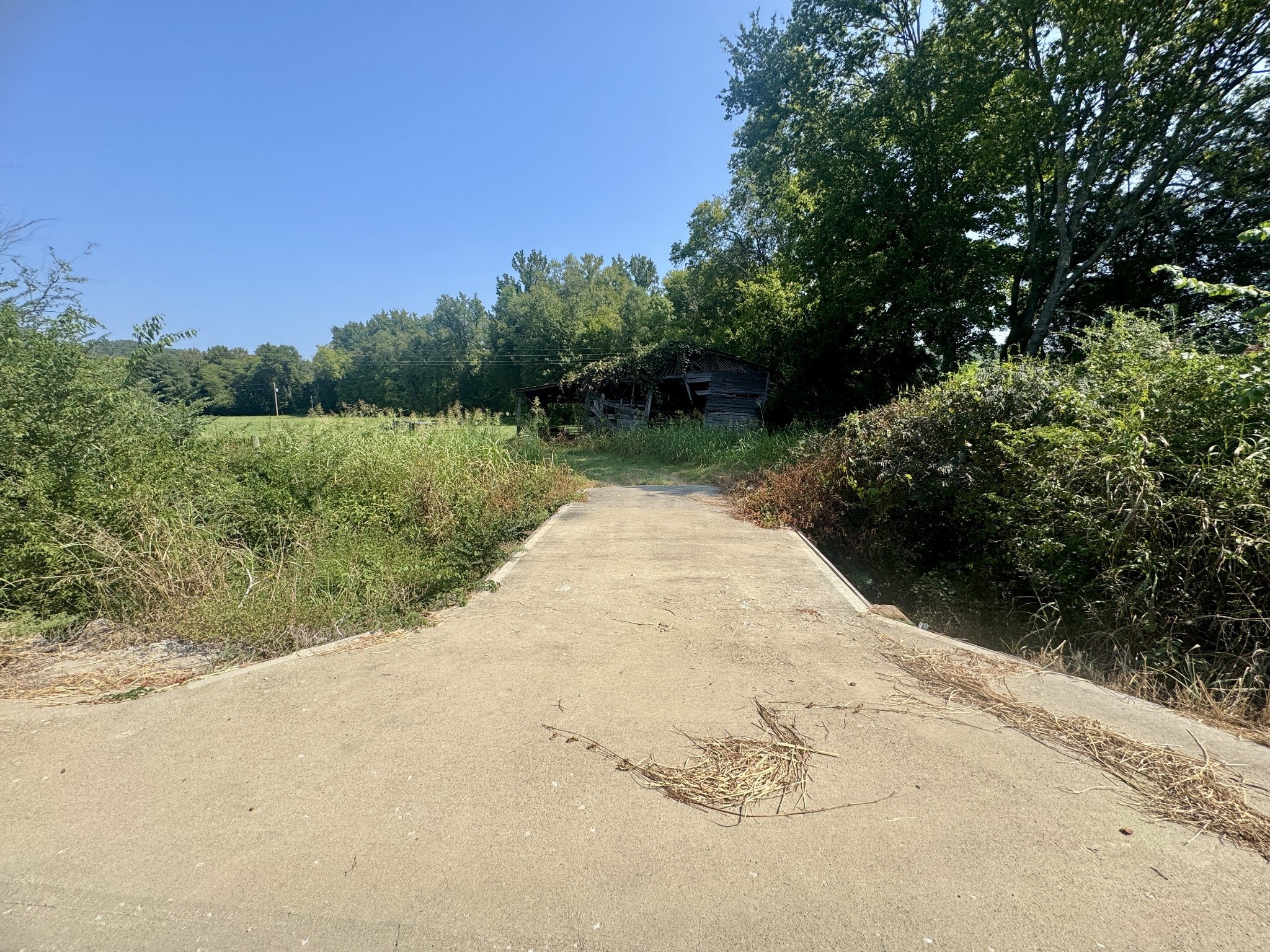 7581 Highway 438 W