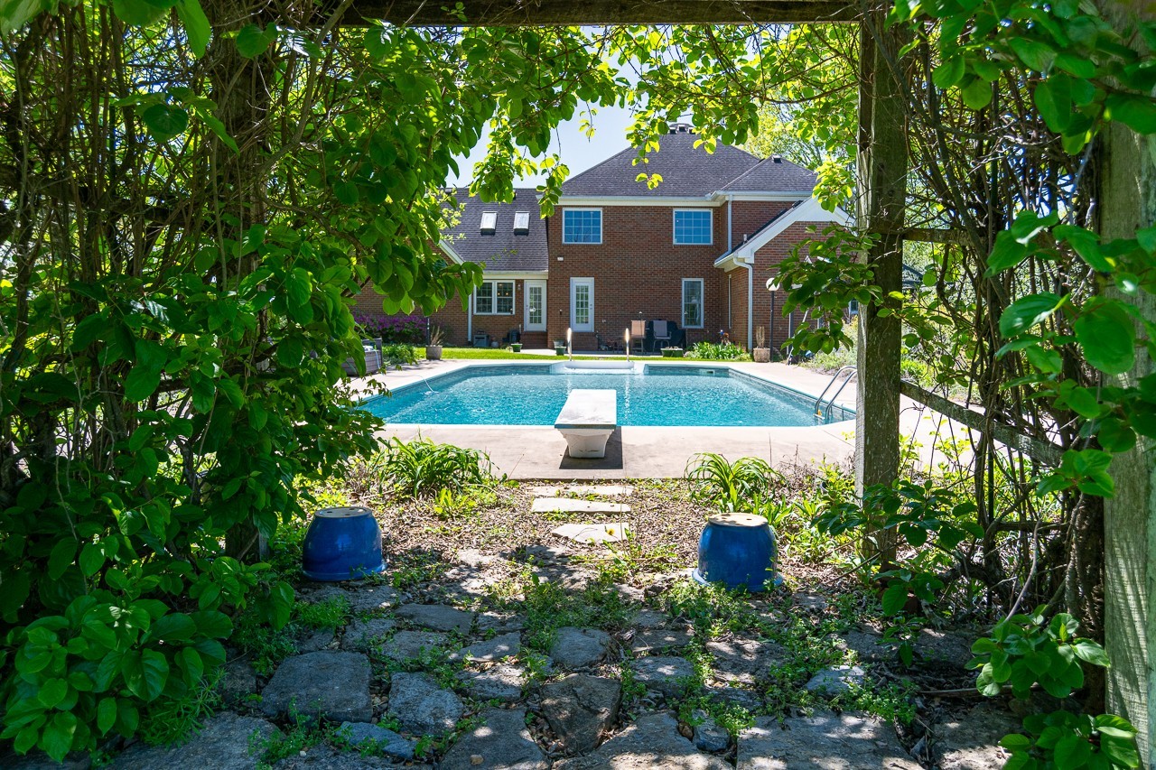 1413 Highway 130 E