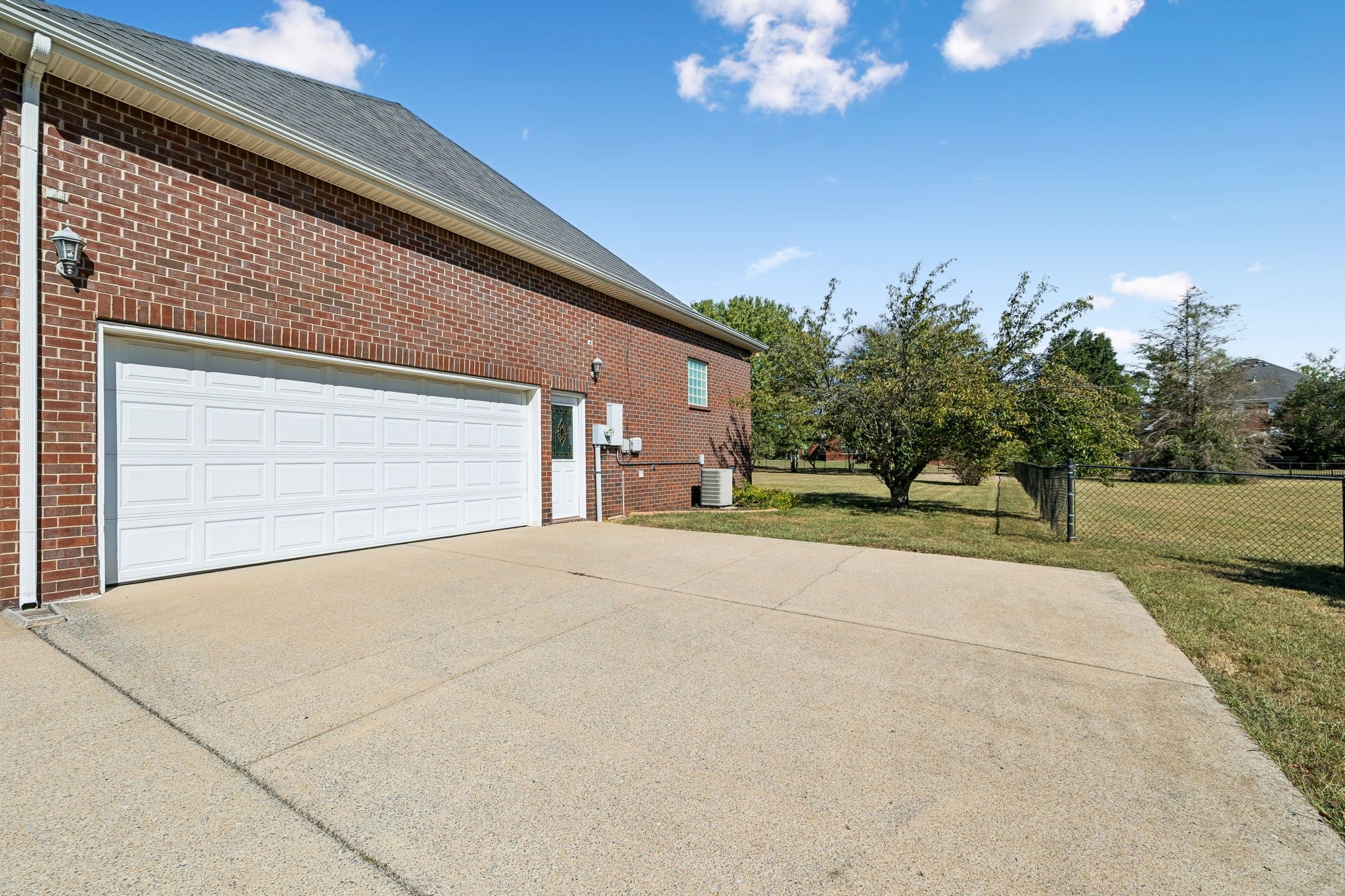 223 Mercedes Dr