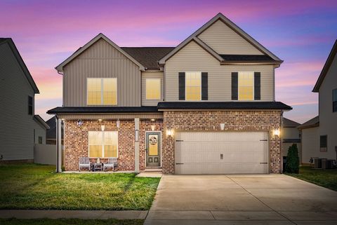 1483 Kingbird Dr Clarksville TN 37040