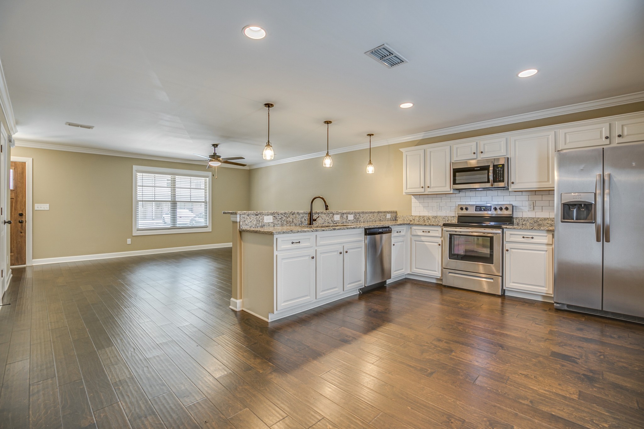 2506 E Main St D3