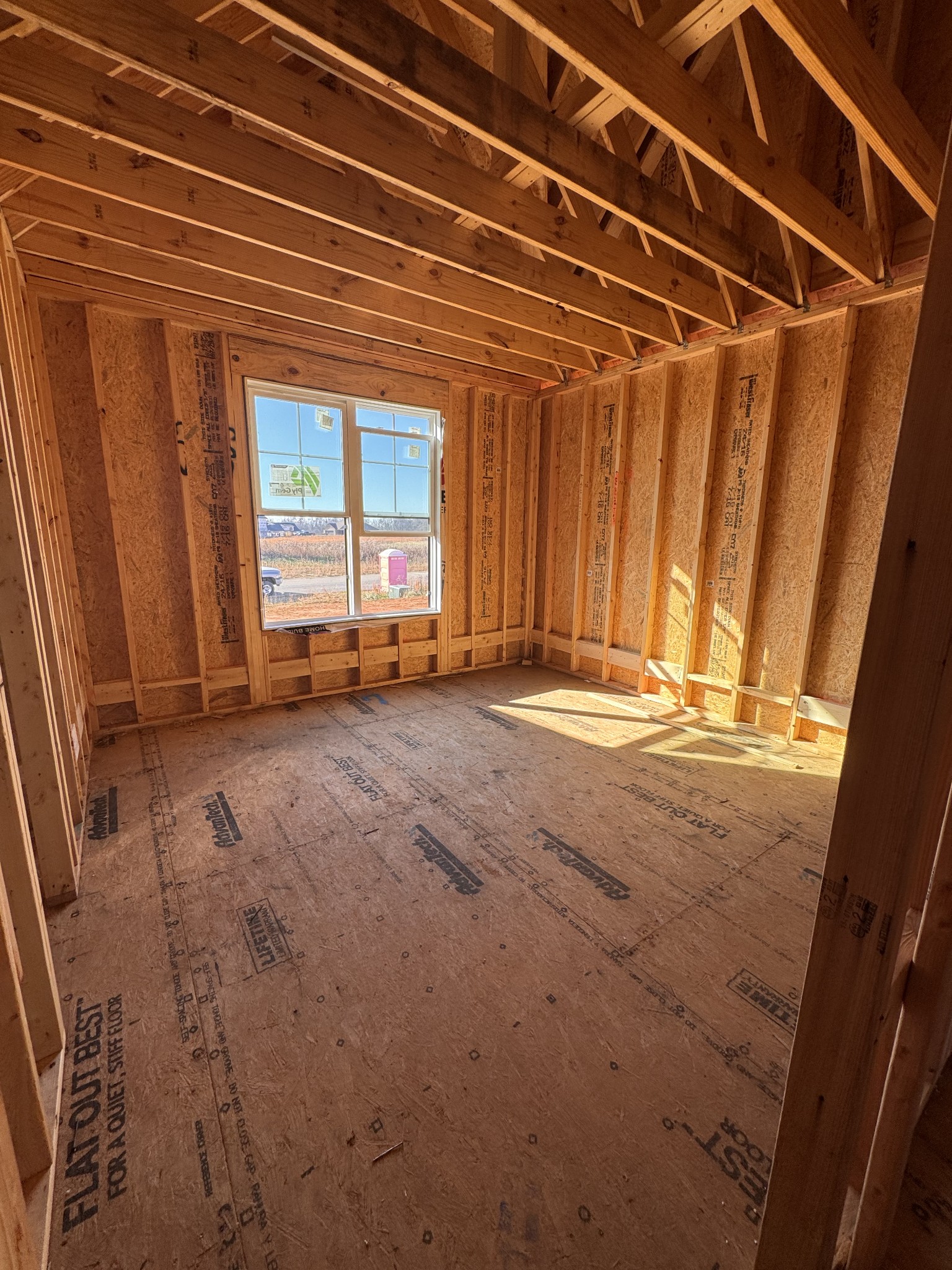 Clarksville, Tennessee 37040, United States, 3 Bedrooms Bedrooms, ,4 BathroomsBathrooms,Residential,Active,254734