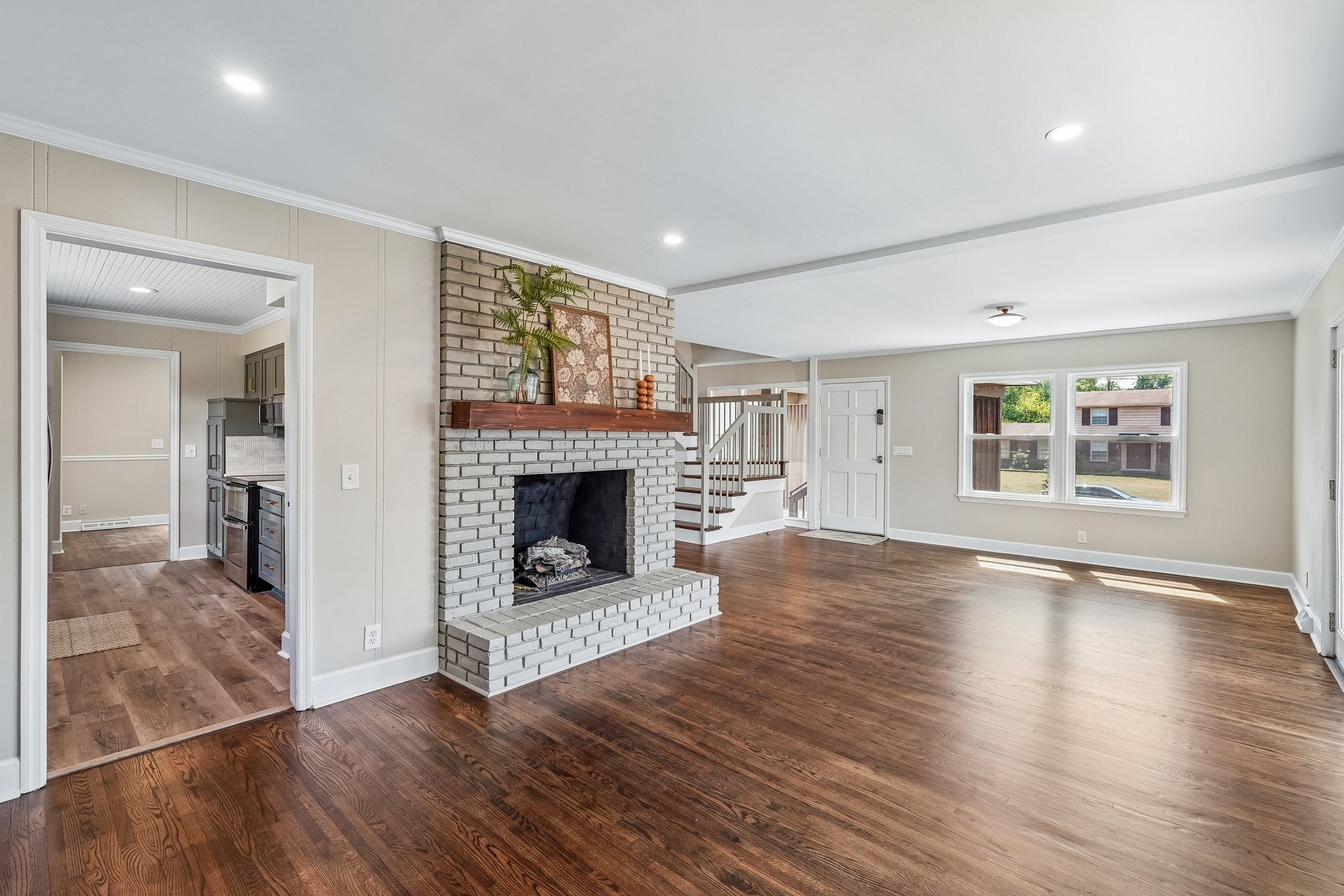 7484 Harrow Dr