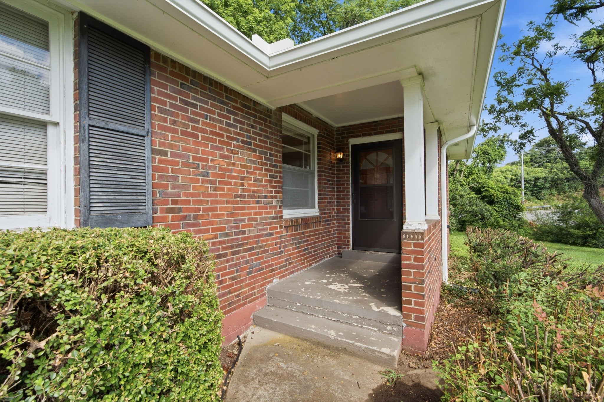 5101 Regent Dr, Nashville TN 37220 3-bed home, photo 4 of 30