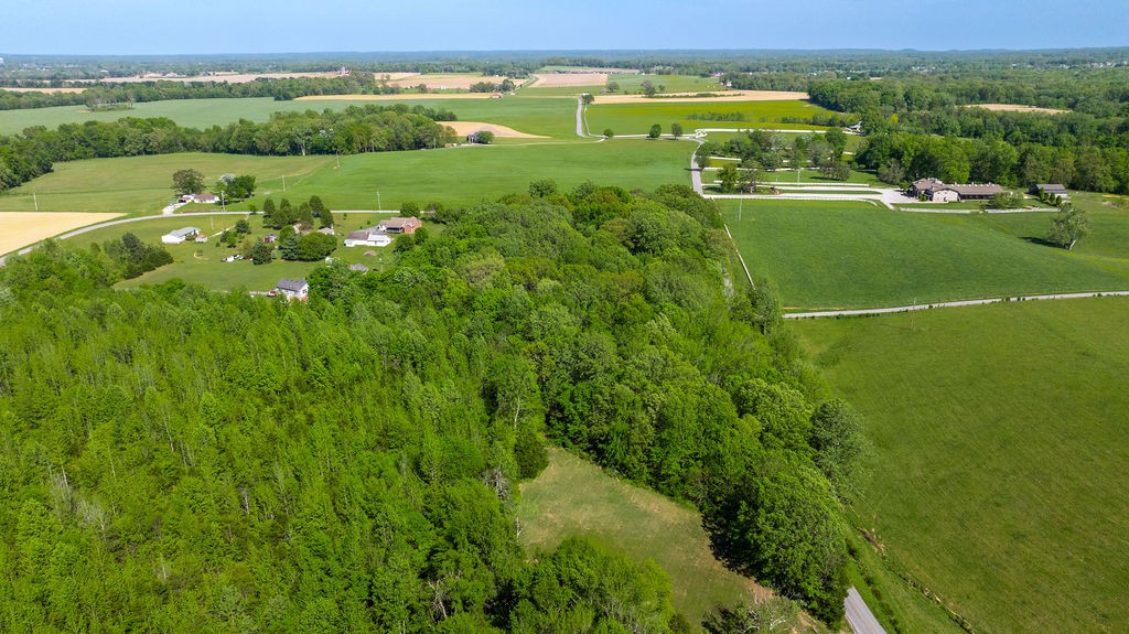 512 N Happy Hollow Road