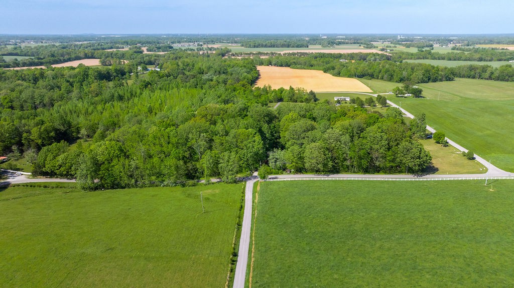 512 N Happy Hollow Road