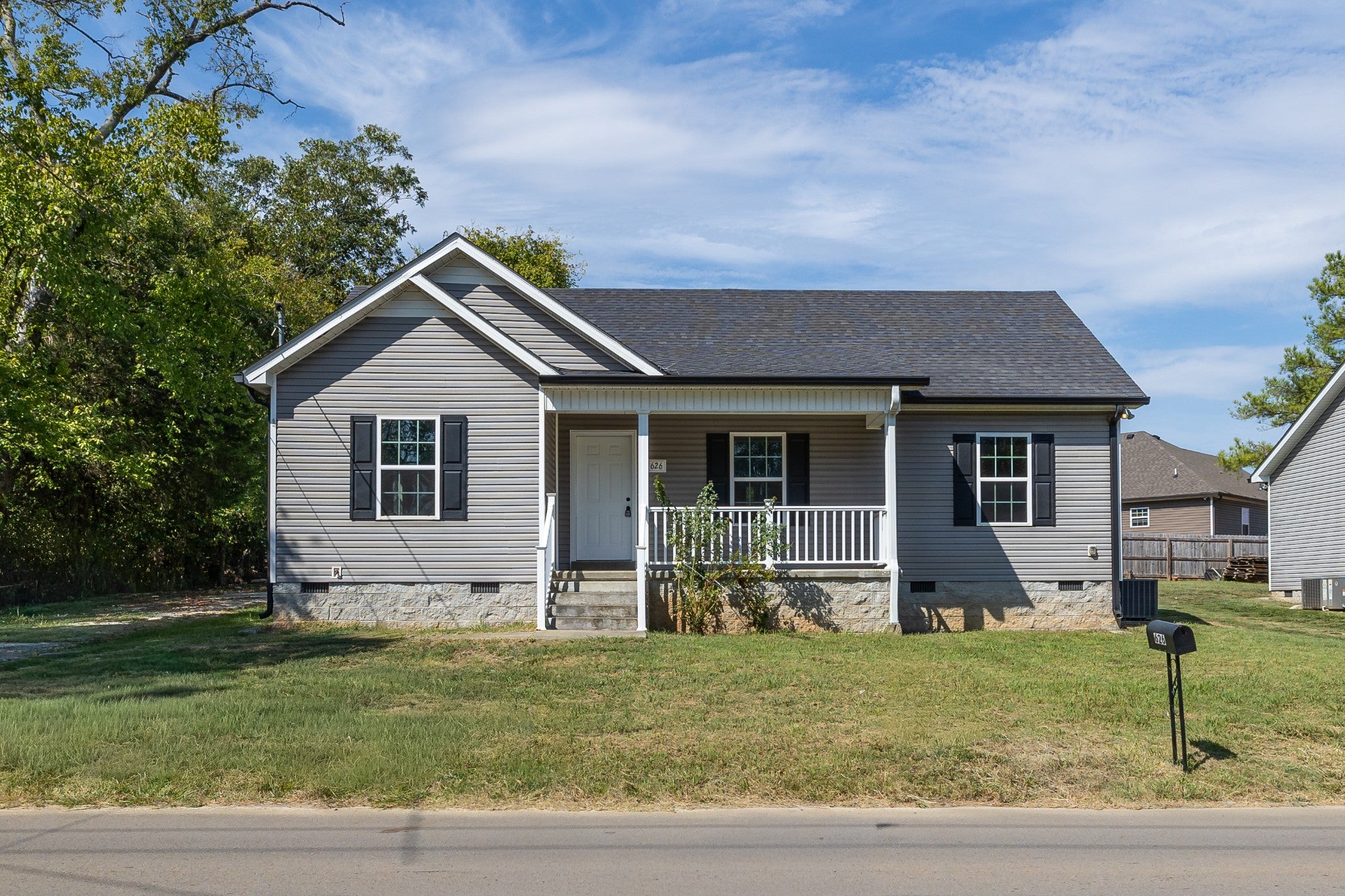 626 5th Ave N