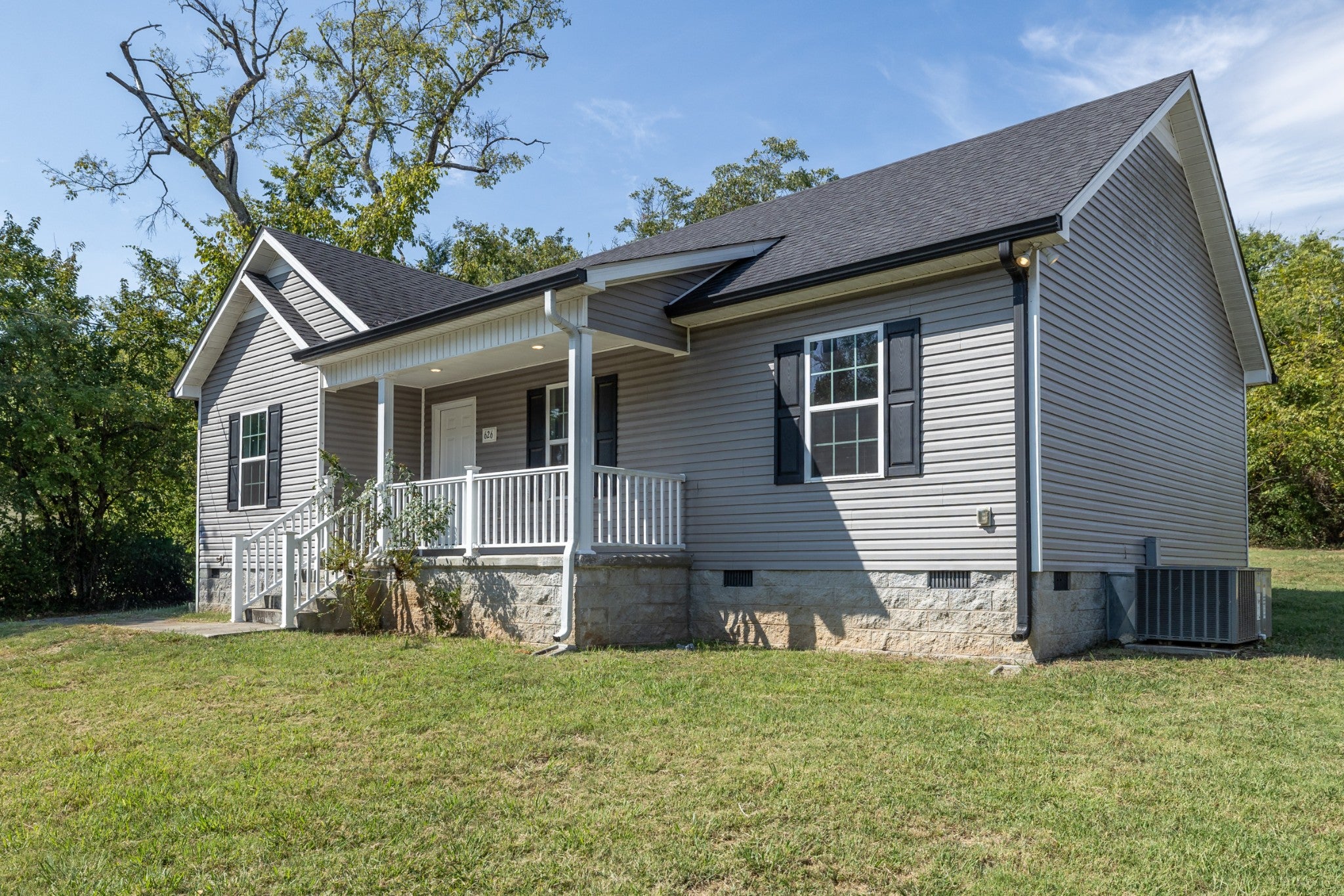 626 5th Ave N