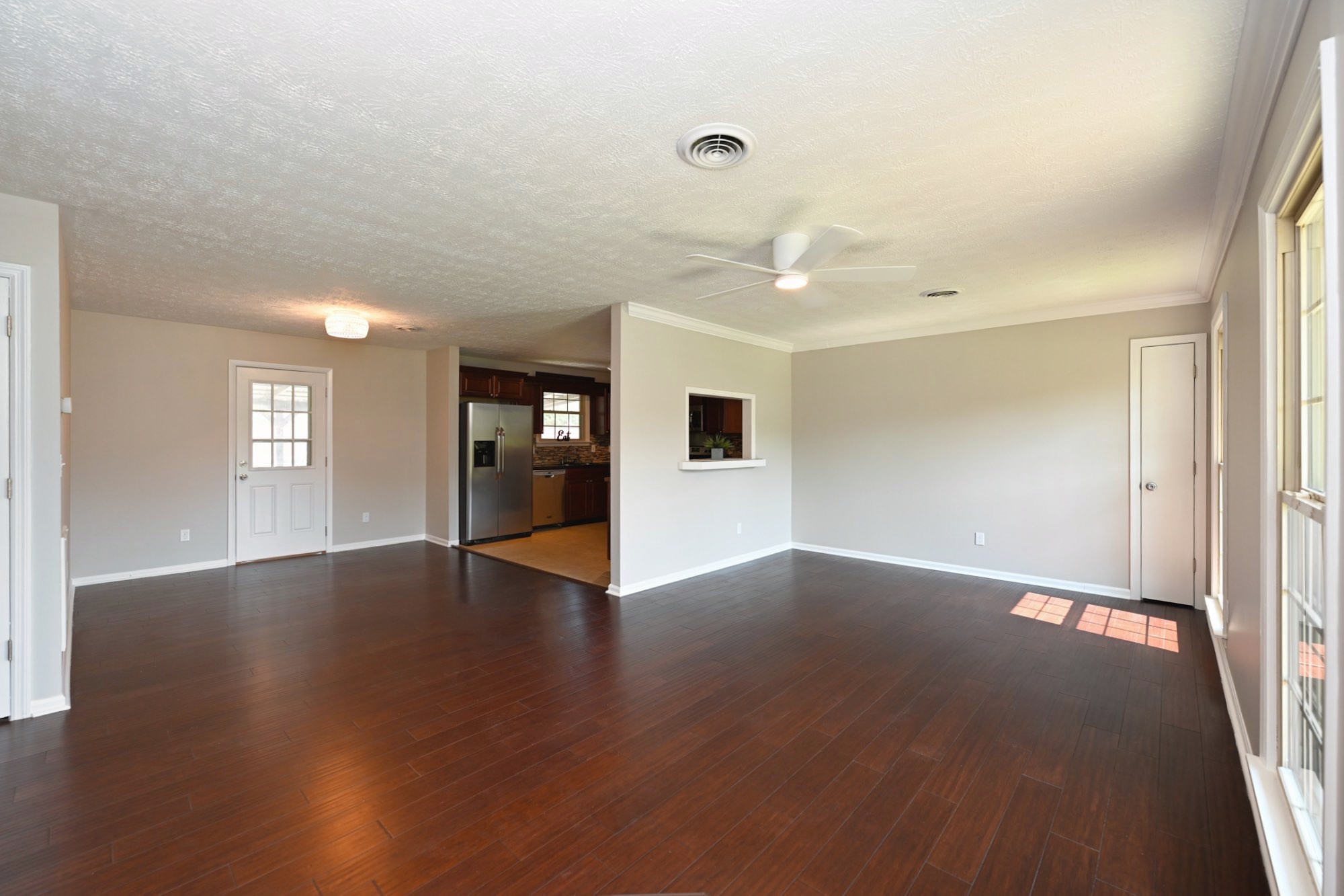 102 Ash Ct