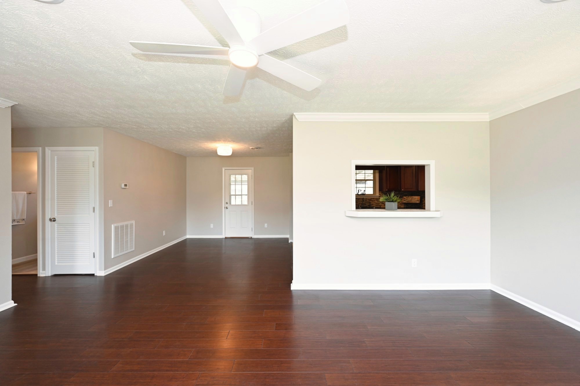 102 Ash Ct