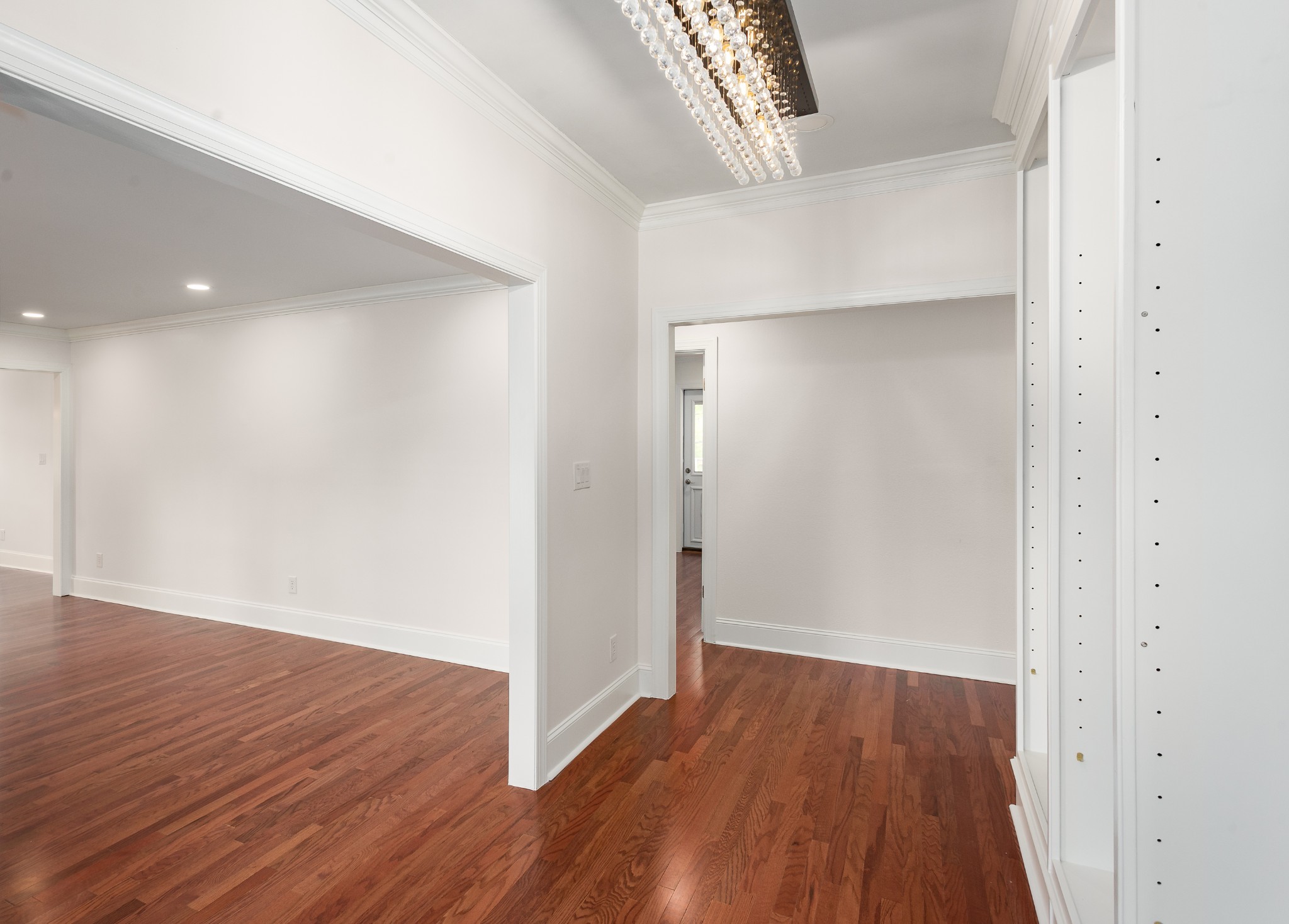 102 Colonial Dr