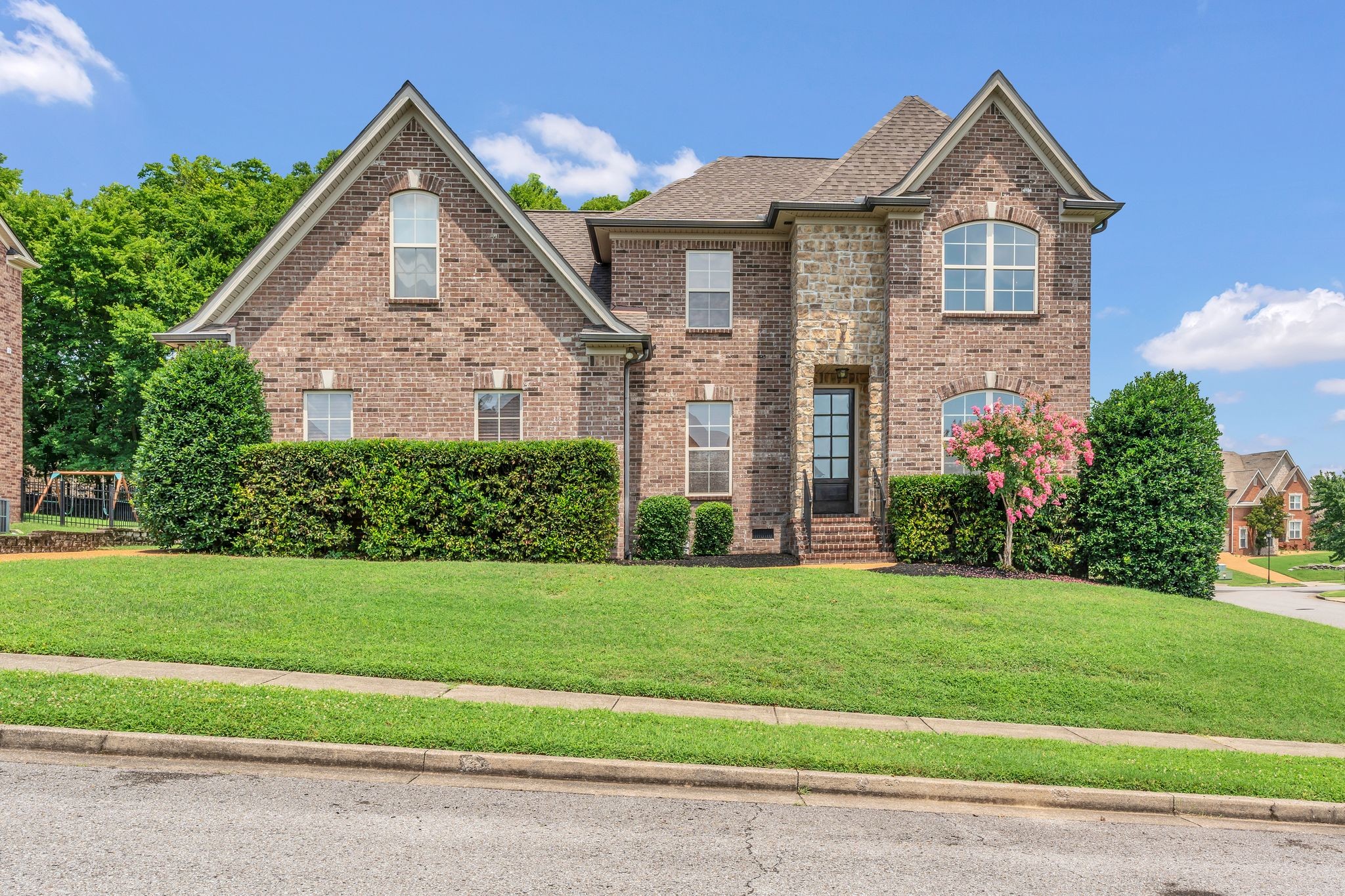 100 Stalbridge Ct