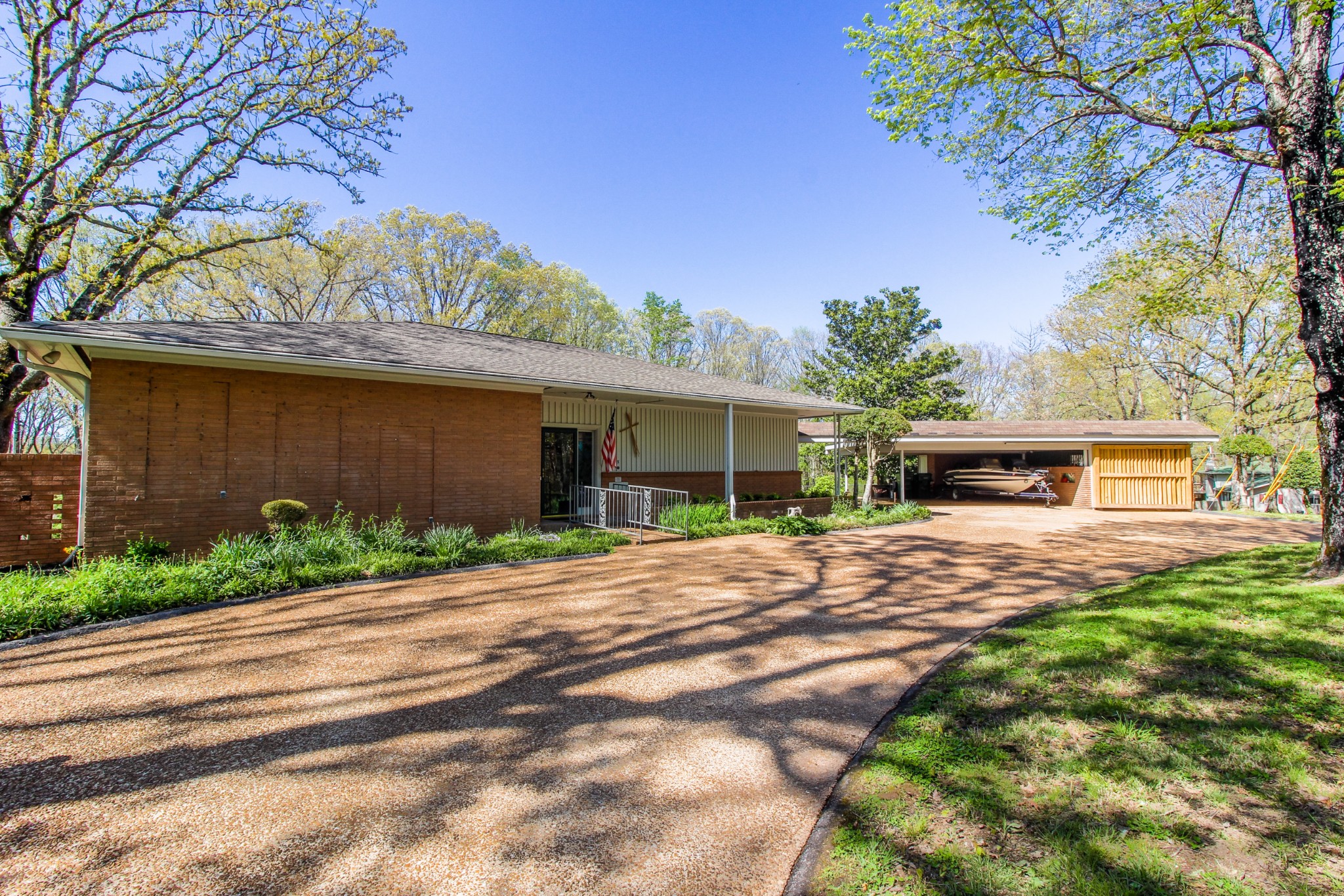 205 Hillwood Dr