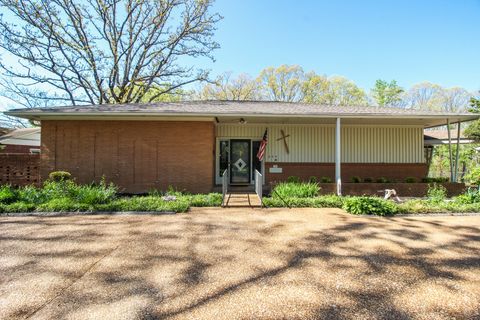 205 Hillwood Dr Waverly TN 37185