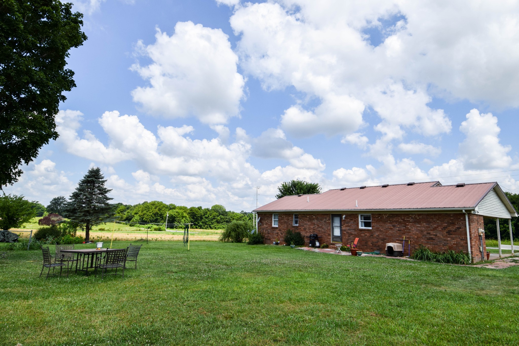 135 Old Hwy 52W