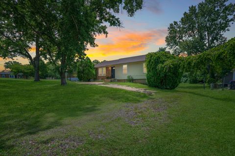 102 Winston Ct Clarksville TN 37042