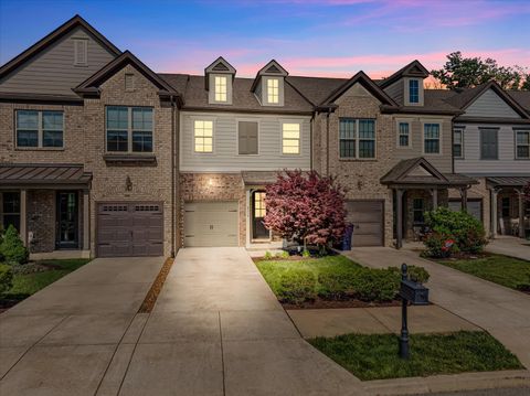 Photo of 2599 Wellesley Square Dr, Thompsons Station, TN 37179 (MLS # 3190791)