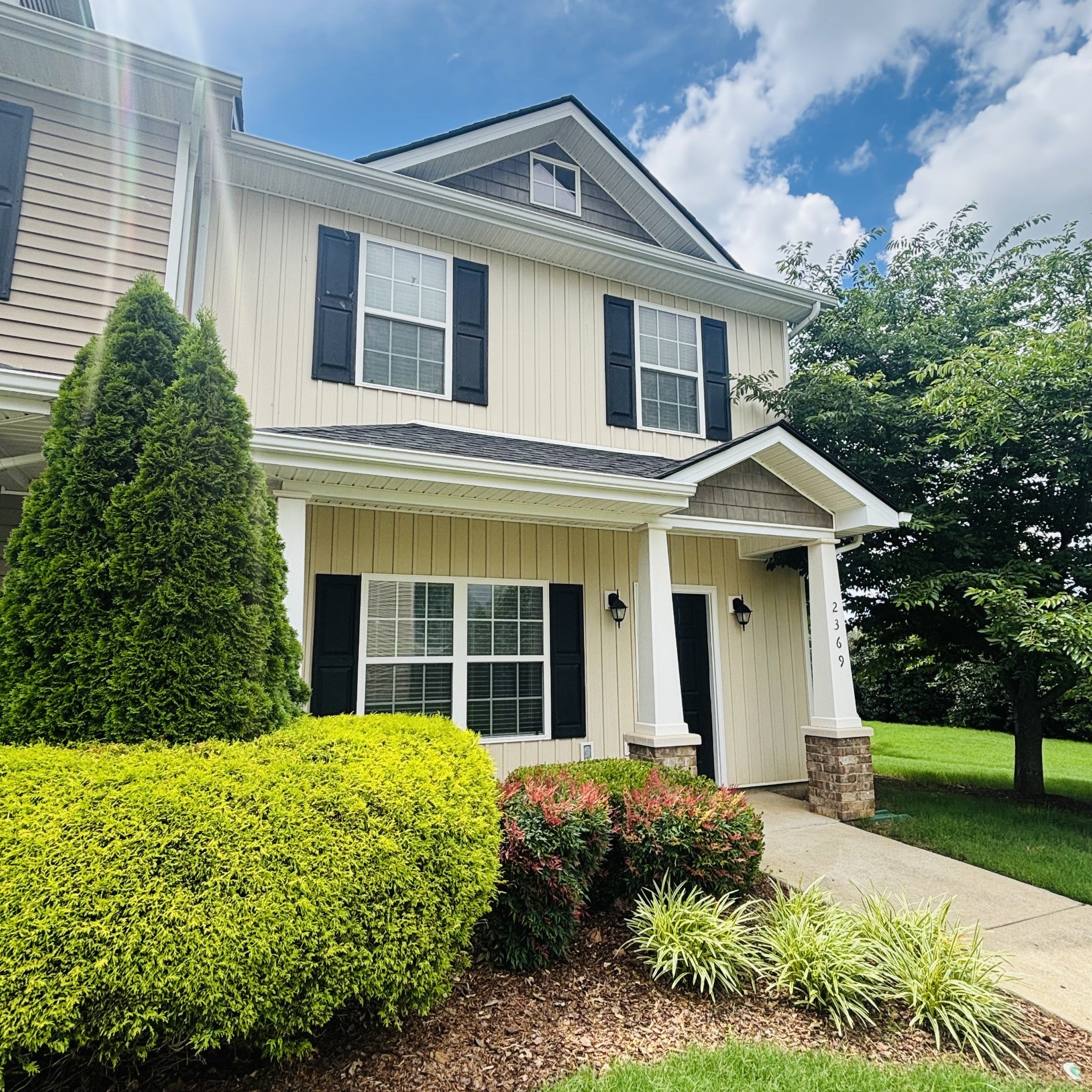 2369 New Holland Cir