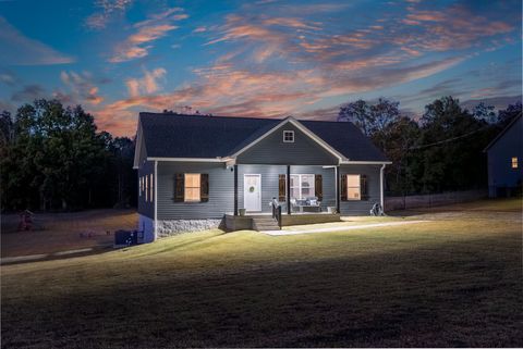 3762 Bowker Road Charlotte TN 37036