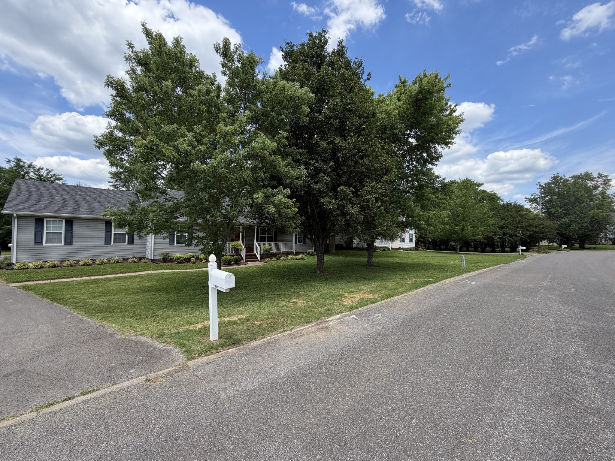 1405 Belle Oaks Dr