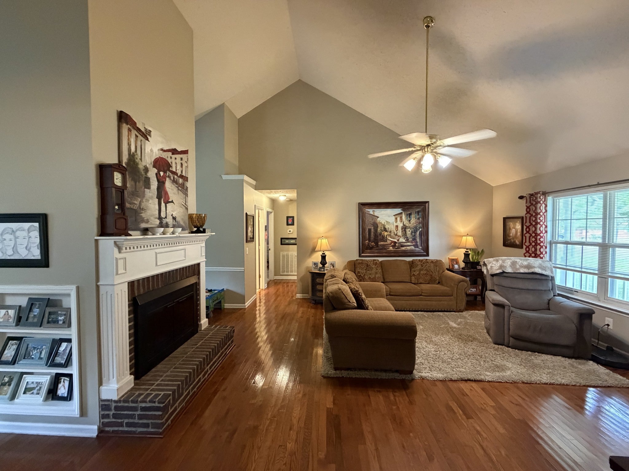 1405 Belle Oaks Dr