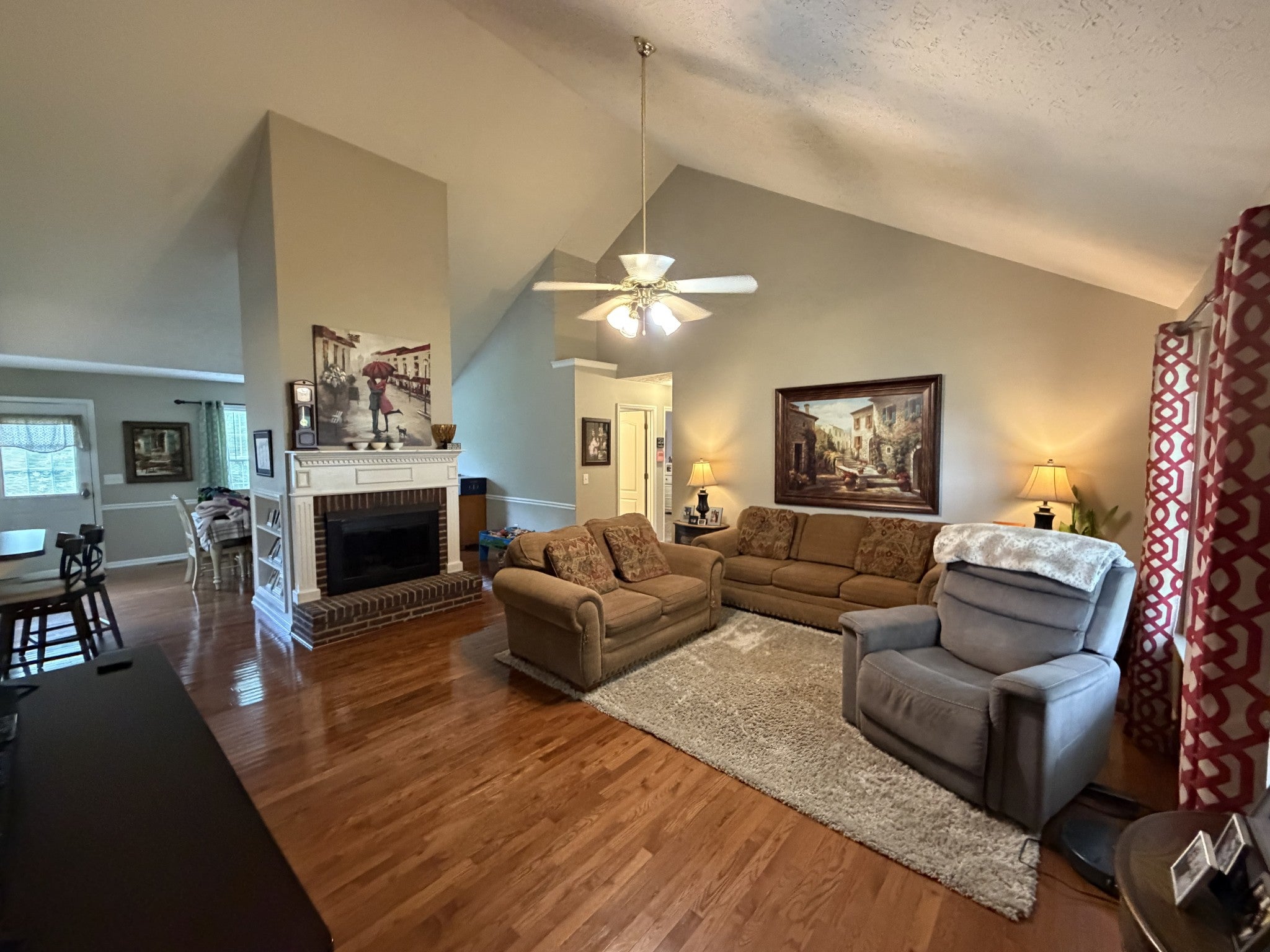 1405 Belle Oaks Dr