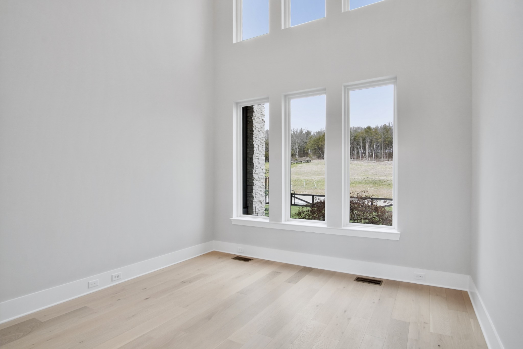 1835 Dartmouth Drive