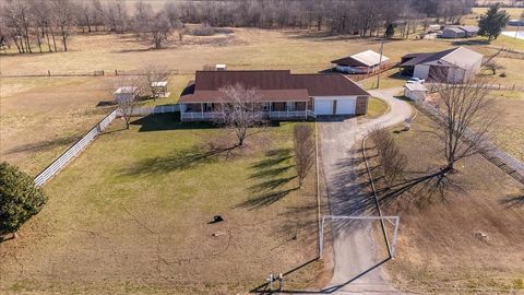 Photo of 158 Big Springs Rd, Lawrenceburg, TN 38464 (MLS # 3146122)