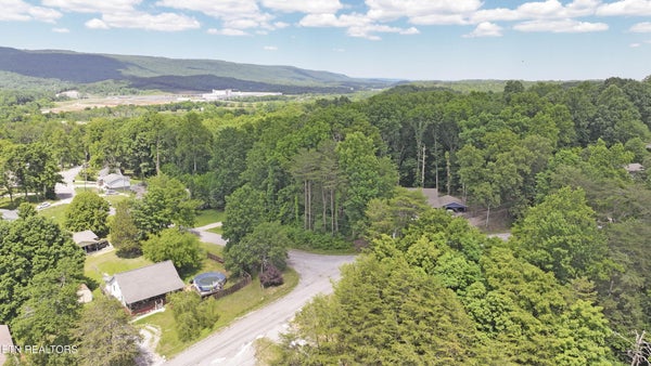 127 INDIAN HILLS DR, DAYTON, TN 37321 - Image 11ee11df86fb3f33e0daeed99d7aaf89/559300201