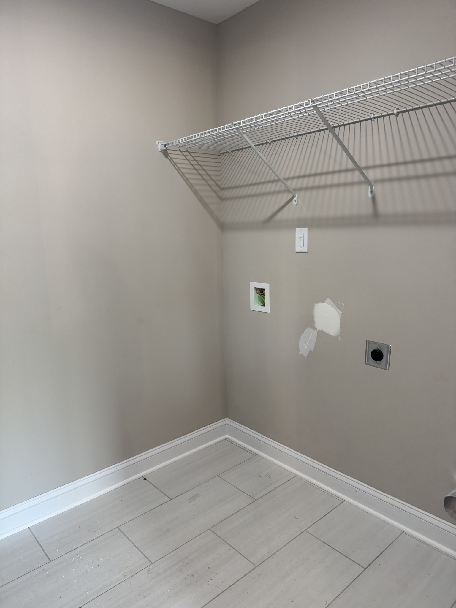 Clarksville, Tennessee 37040, United States, 3 Bedrooms Bedrooms, ,2 BathroomsBathrooms,Residential,Pending,86165